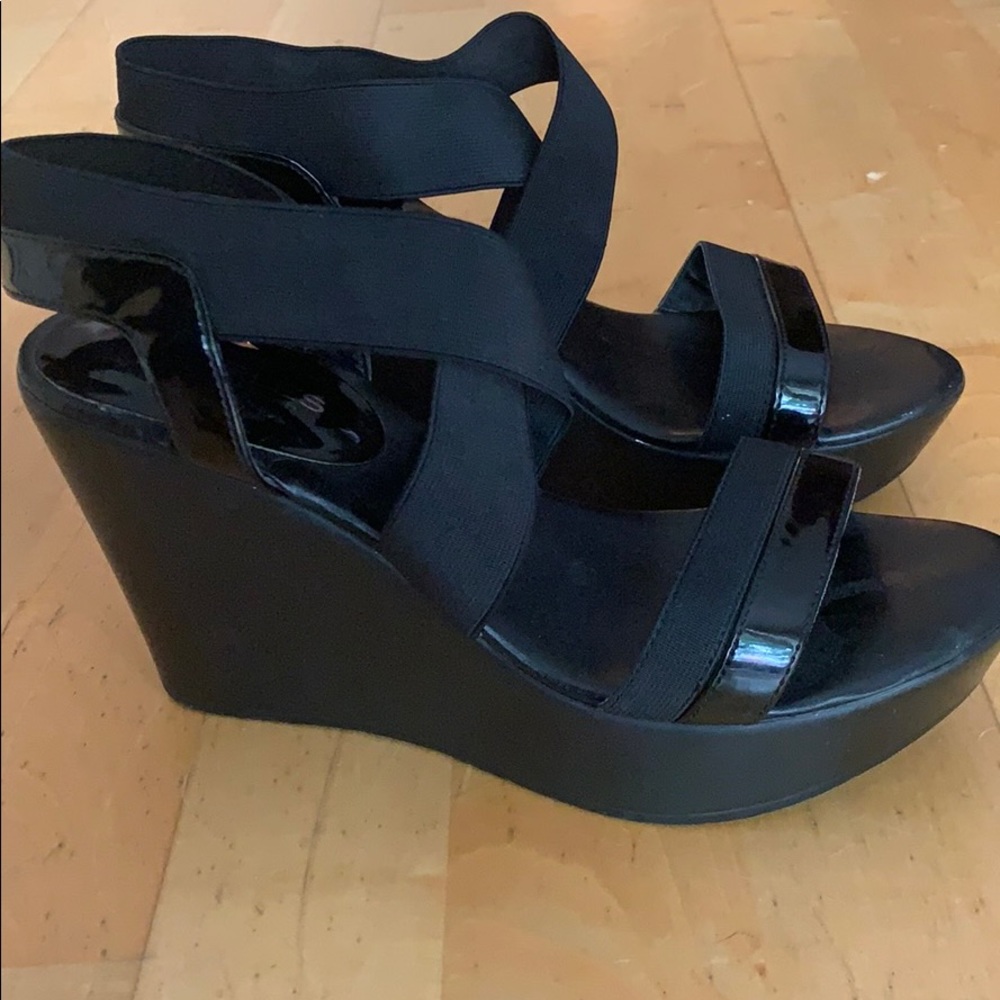 Charles by Charles David Black wedge sandals